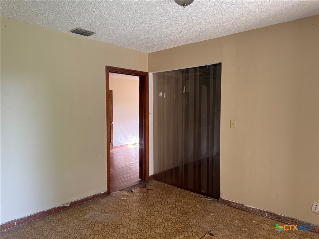 901 N Cameron Street Property Photo 12