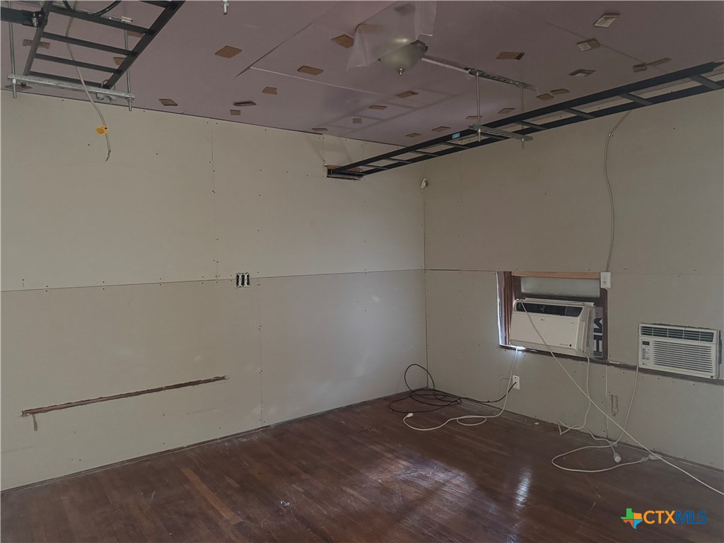 901 N Cameron Street Property Photo 13