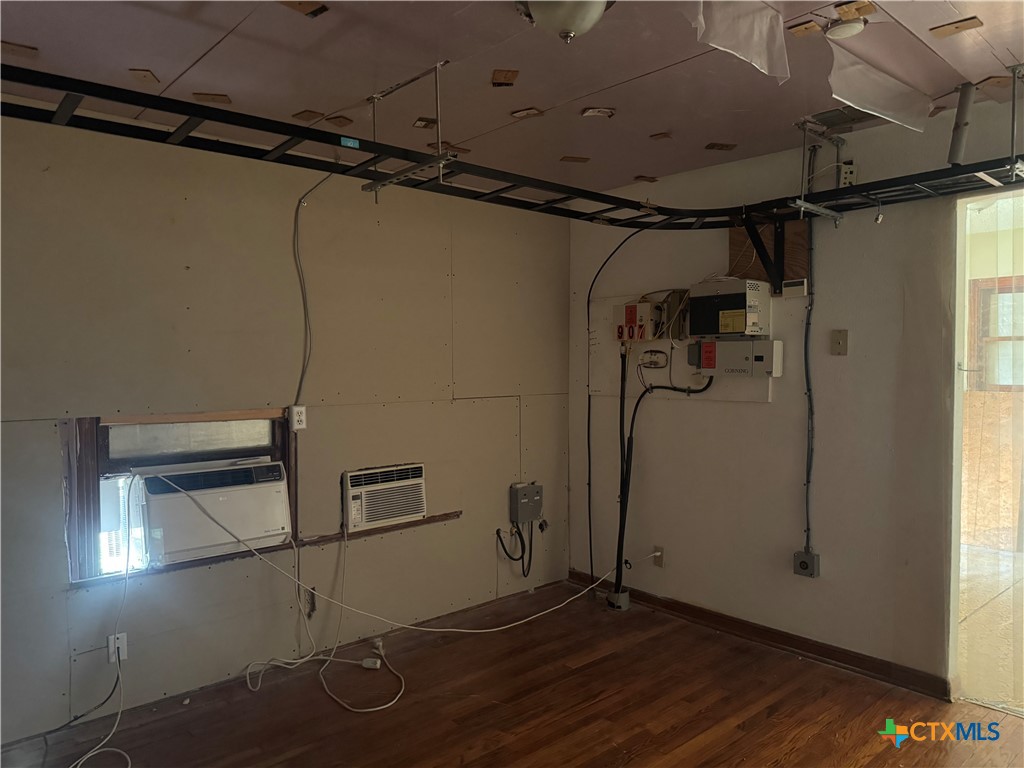 901 N Cameron Street Property Photo 14