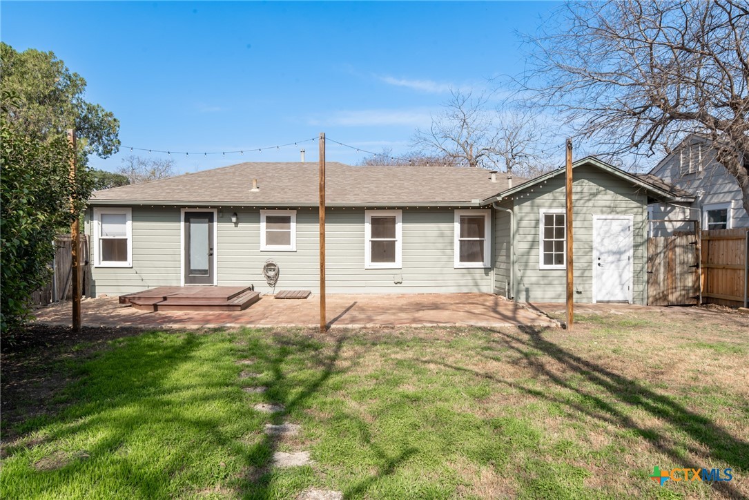 1345 Lee Street Property Photo 3