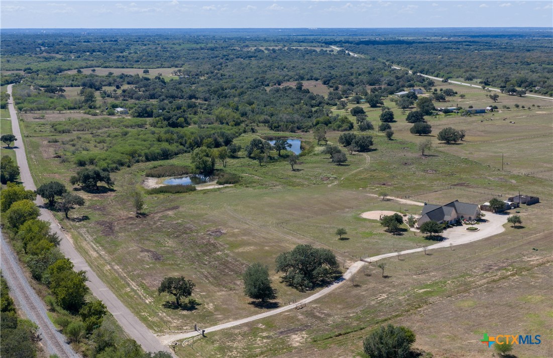 5904 Old Yoakum Road Property Photo 9