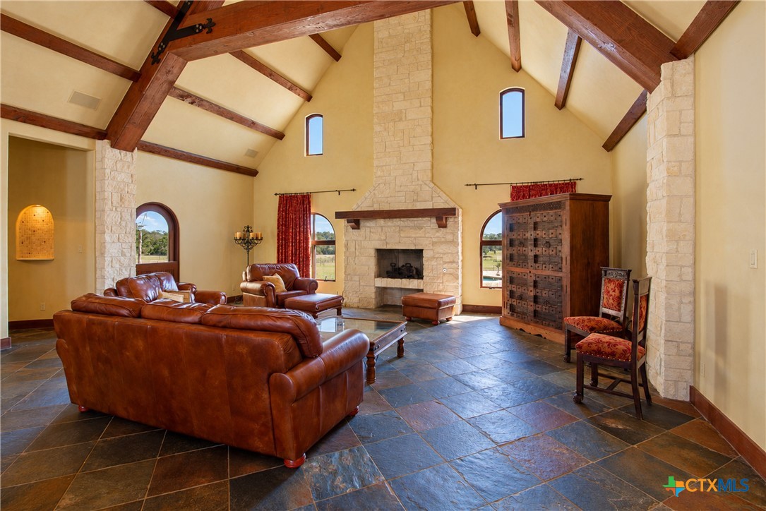 5904 Old Yoakum Road Property Photo 13