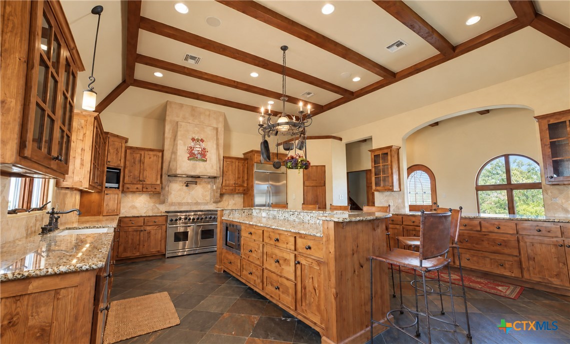 5904 Old Yoakum Road Property Photo 15