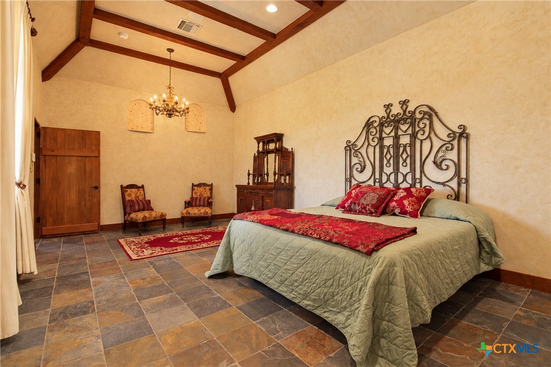 5904 Old Yoakum Road Property Photo 17
