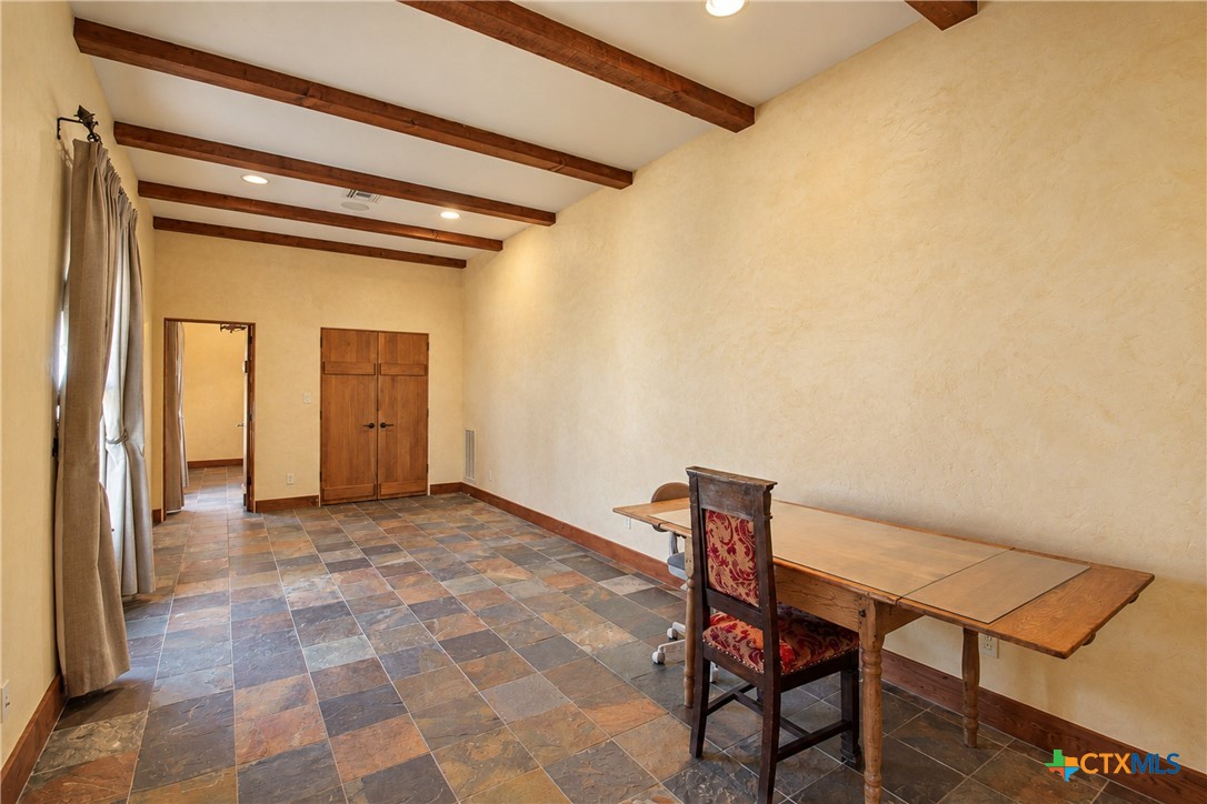 5904 Old Yoakum Road Property Photo 22