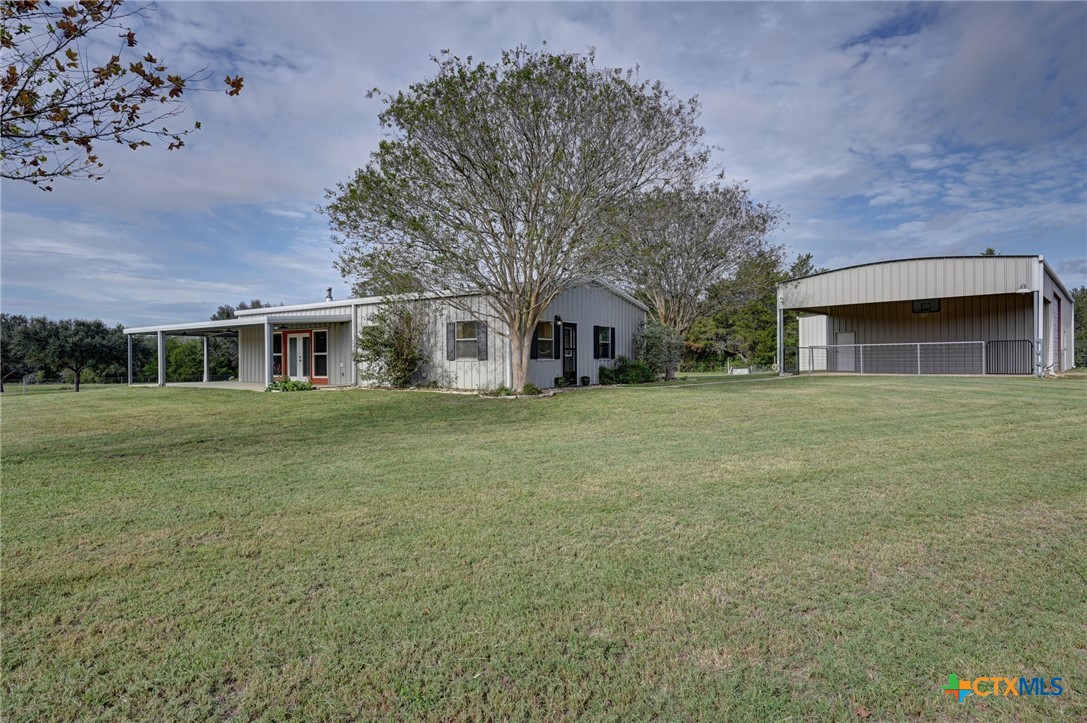 6830 County Road 444 Property Photo 5