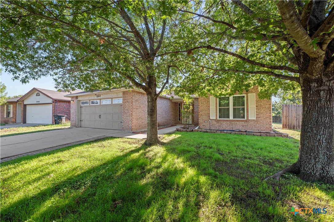3312 Viewcrest Drive Property Photo 2