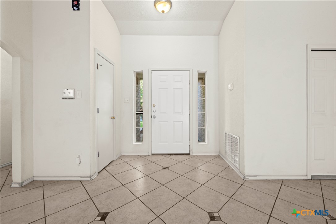 3312 Viewcrest Drive Property Photo 5