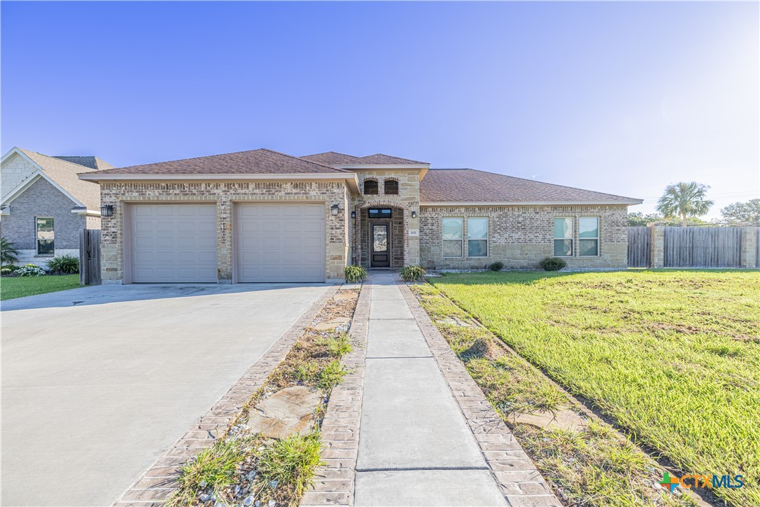 202 Golden Way Property Photo 1