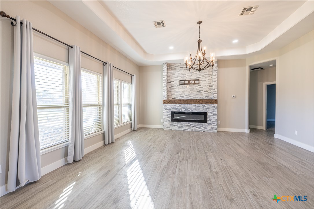 202 Golden Way Property Photo 5