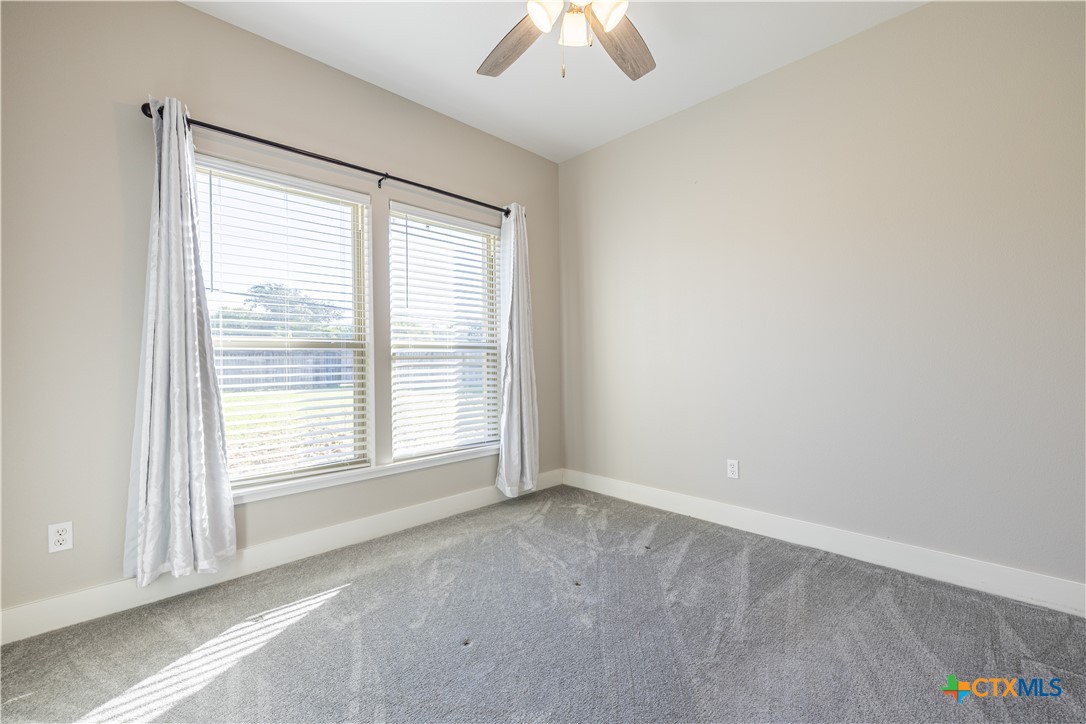 202 Golden Way Property Photo 12