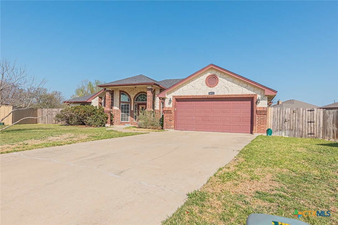 4011 Salt Fork Drive Property Photo 3