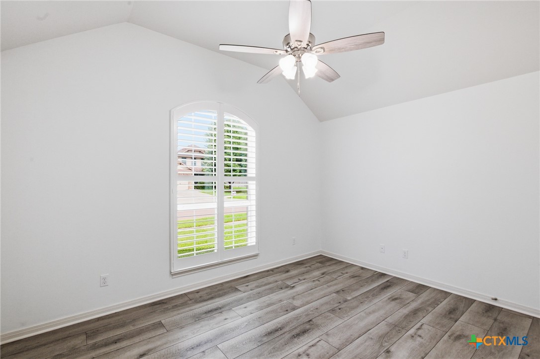 115 Sandstone Court Property Photo 25