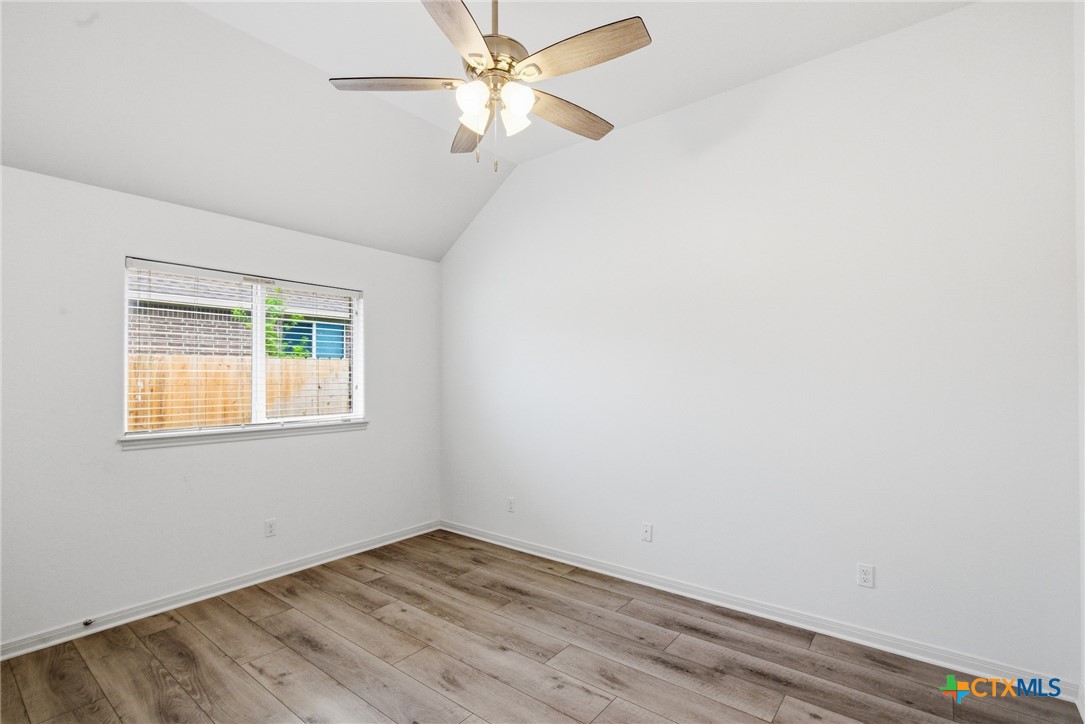 115 Sandstone Court Property Photo 27
