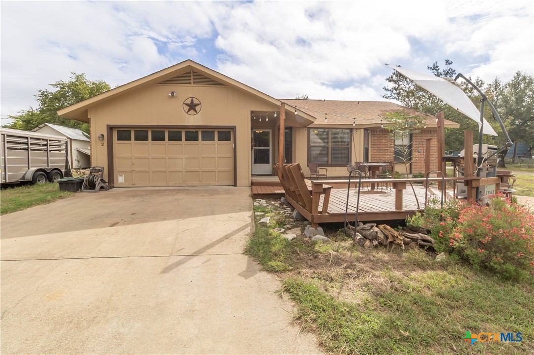 2 N Robin Drive Property Photo 1