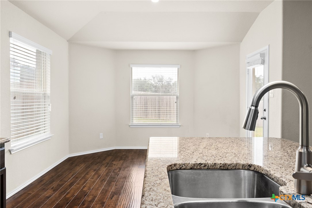 810 Hobby Road Property Photo 7