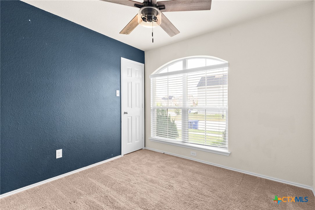 810 Hobby Road Property Photo 8