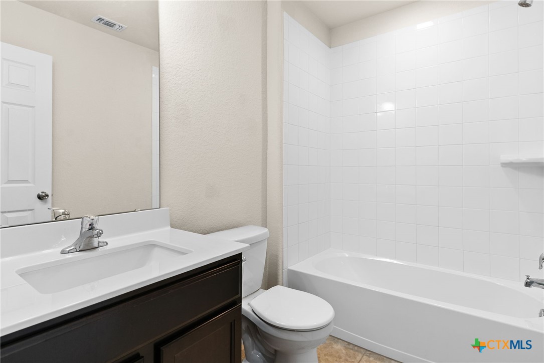 810 Hobby Road Property Photo 10