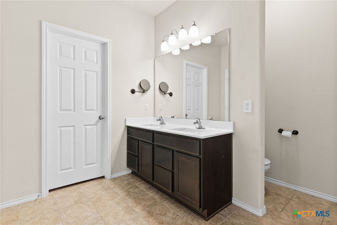 810 Hobby Road Property Photo 13
