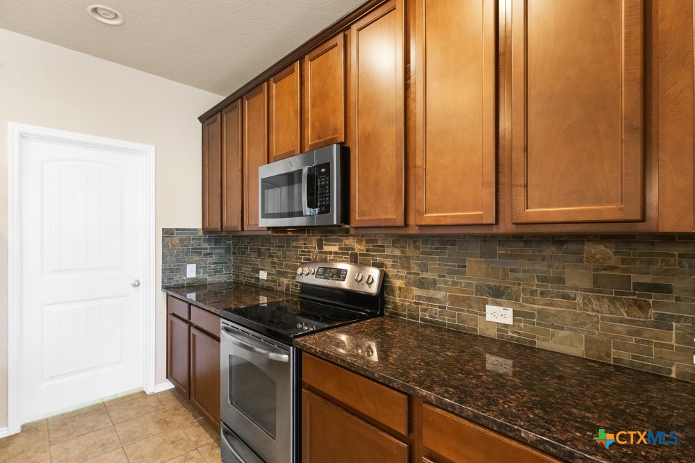 129 Enchanted View Property Photo 8