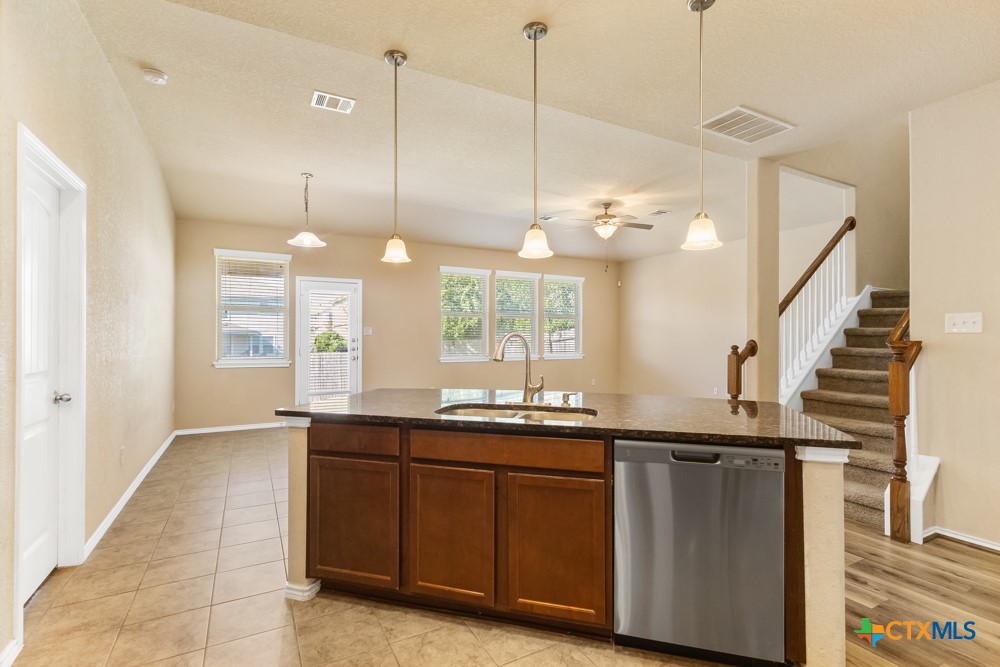 129 Enchanted View Property Photo 9