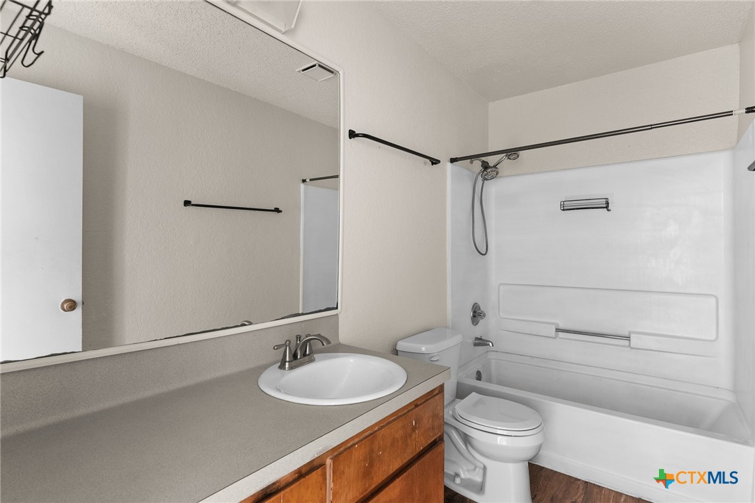 505 Northern Dove Lane B Property Photo 6