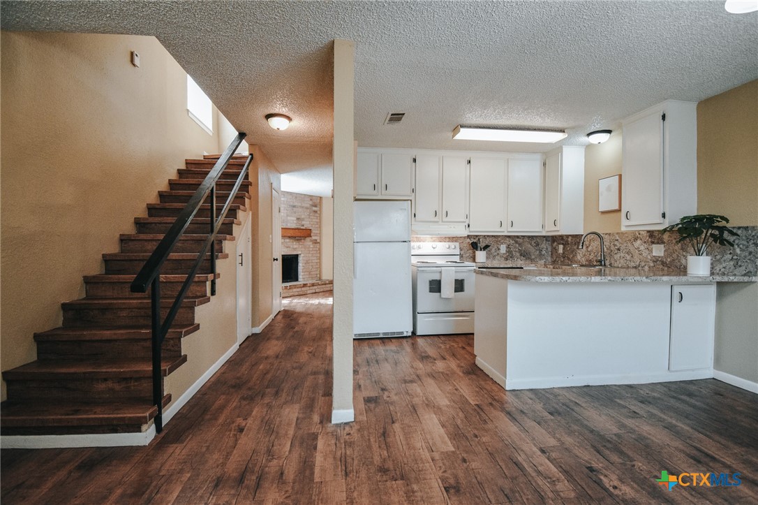 805 E Hiller Street Property Photo 5