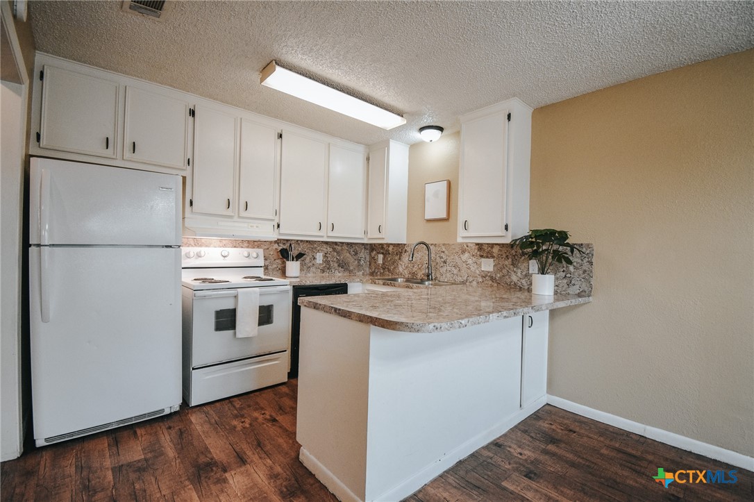 805 E Hiller Street Property Photo 8