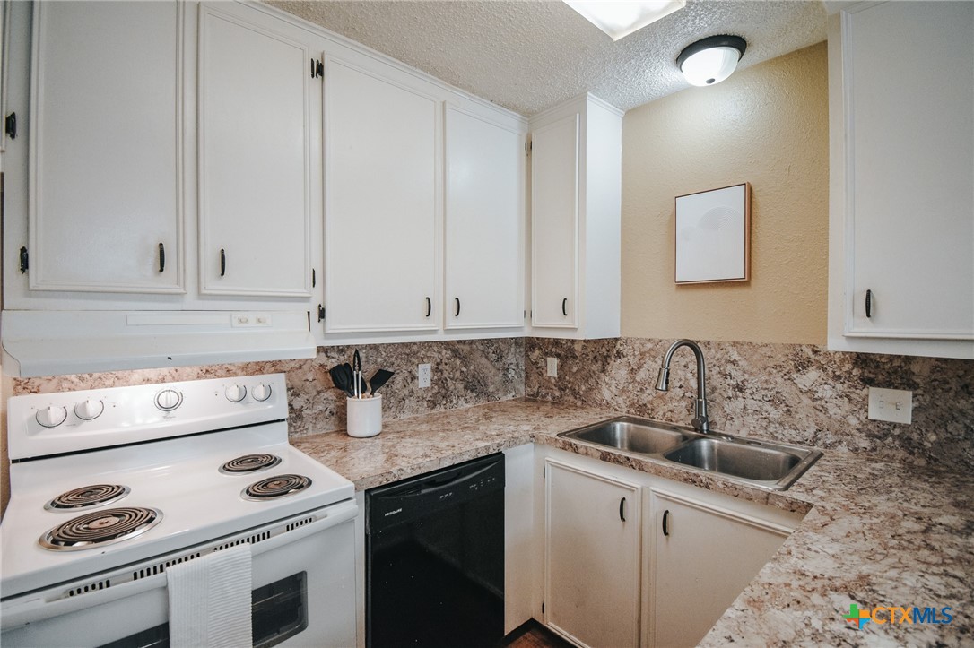 805 E Hiller Street Property Photo 11