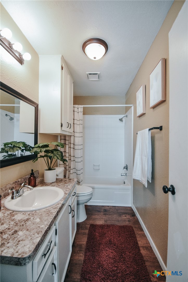 805 E Hiller Street Property Photo 18