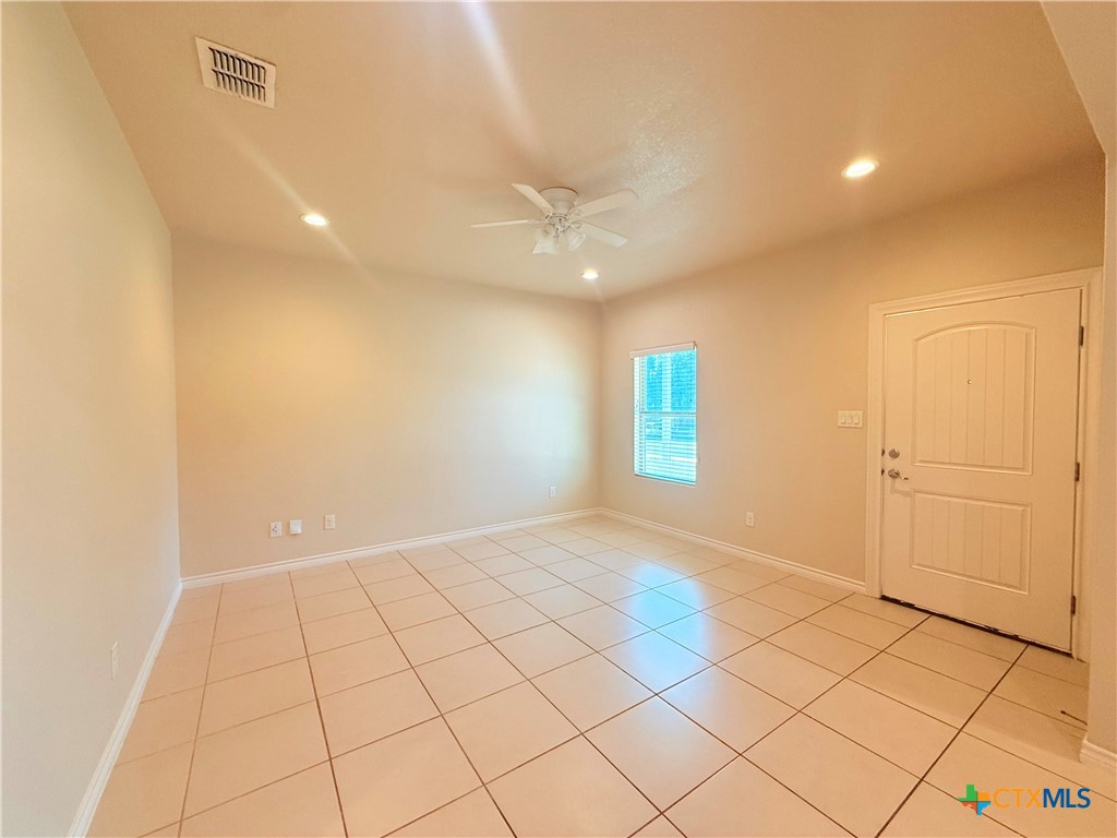 2311 Lincoln Street Property Photo 3
