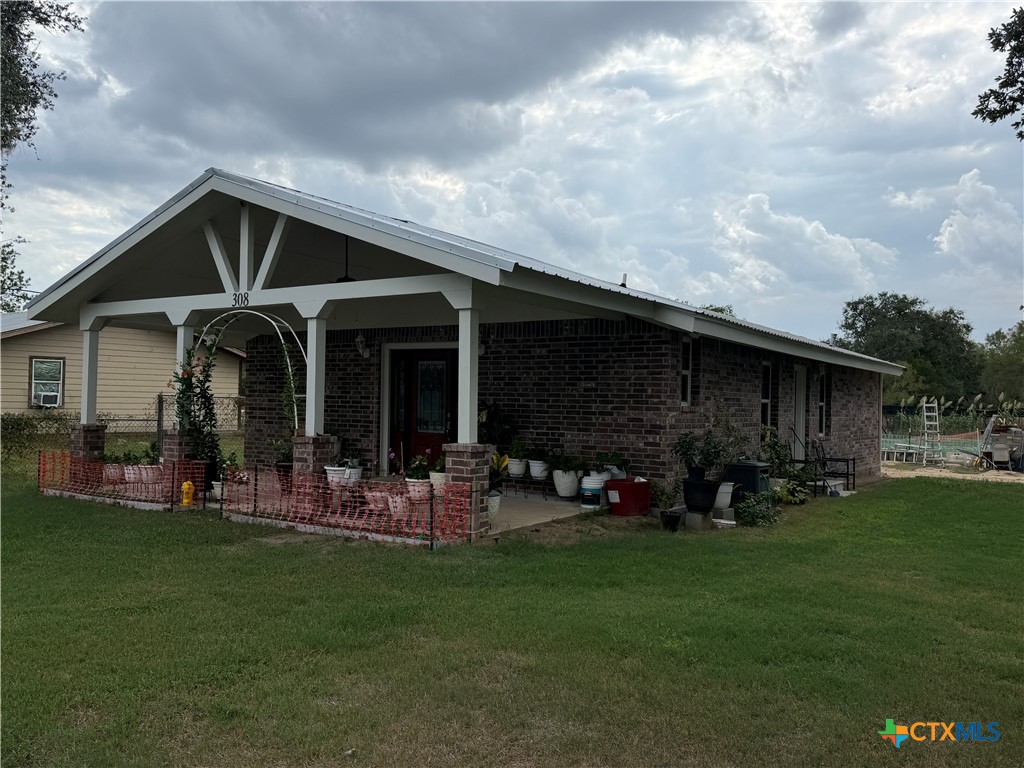 308 Nash Street Property Photo 2