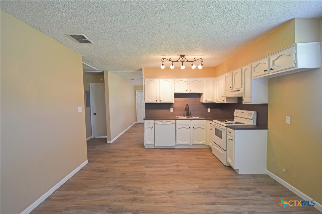 2206 Lova Drive Property Photo 9