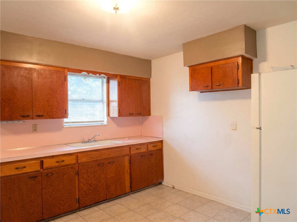 2121 Circle Drive Property Photo 3