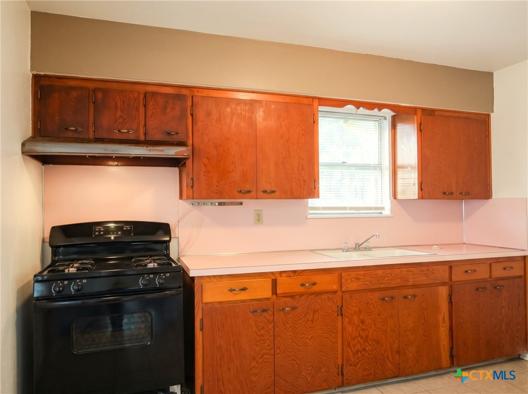 2121 Circle Drive Property Photo 4