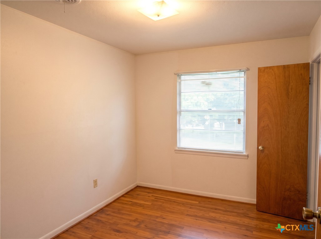 2121 Circle Drive Property Photo 5