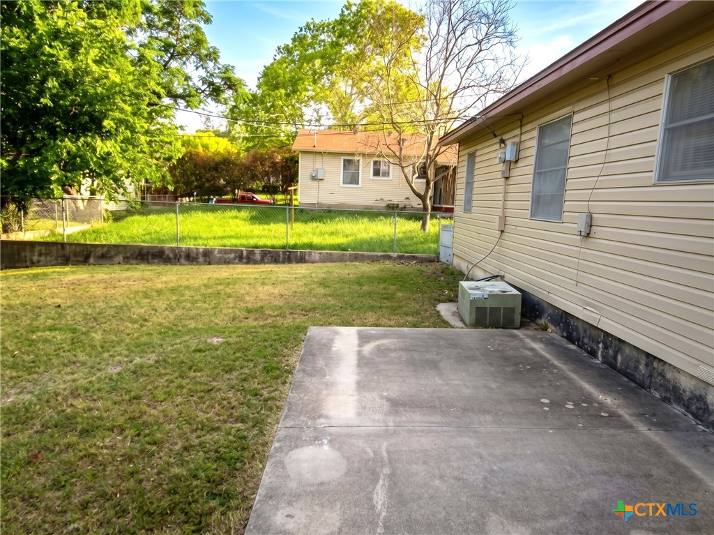 2121 Circle Drive Property Photo 9