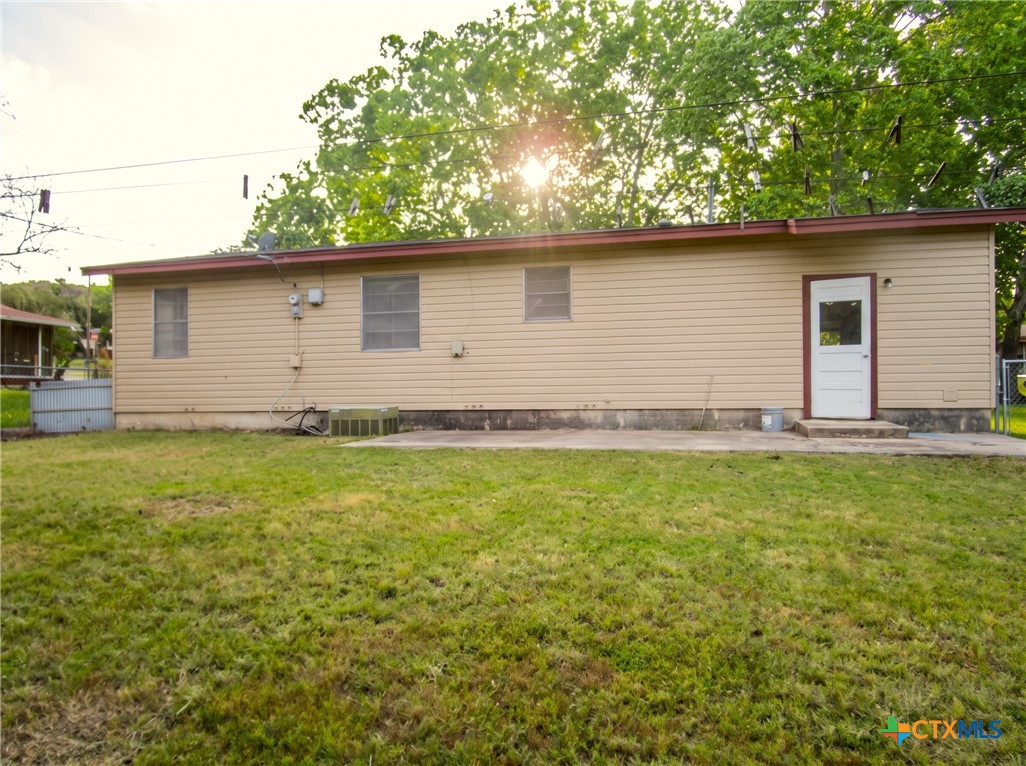 2121 Circle Drive Property Photo 10