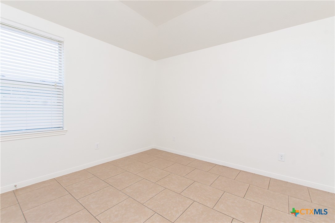 4602 Cambridge Drive A Property Photo 11