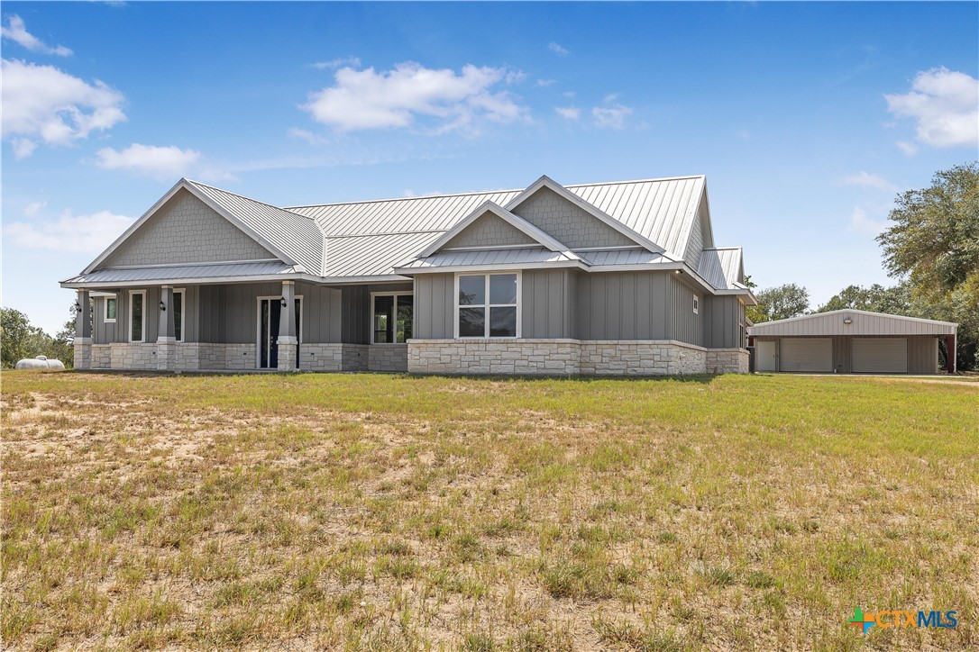 489 County Road 383 Property Photo 2
