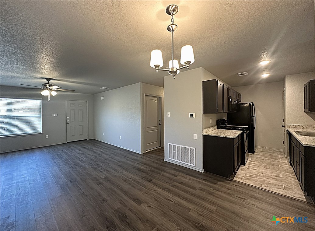 1610 Risen Star Lane B Property Photo 7
