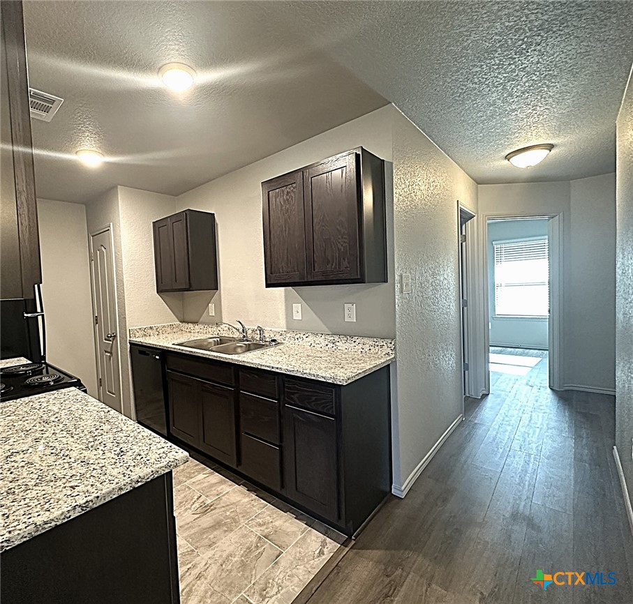 1610 Risen Star Lane B Property Photo 8