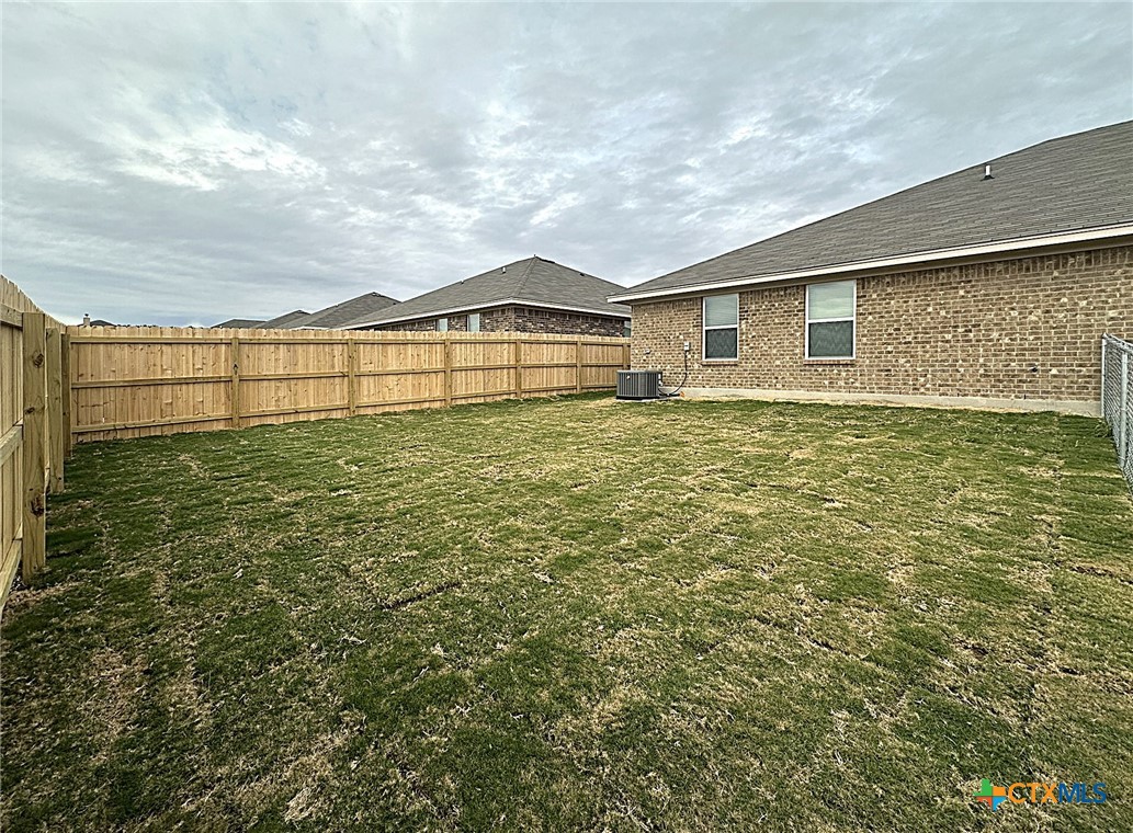 1610 Risen Star Lane B Property Photo 18