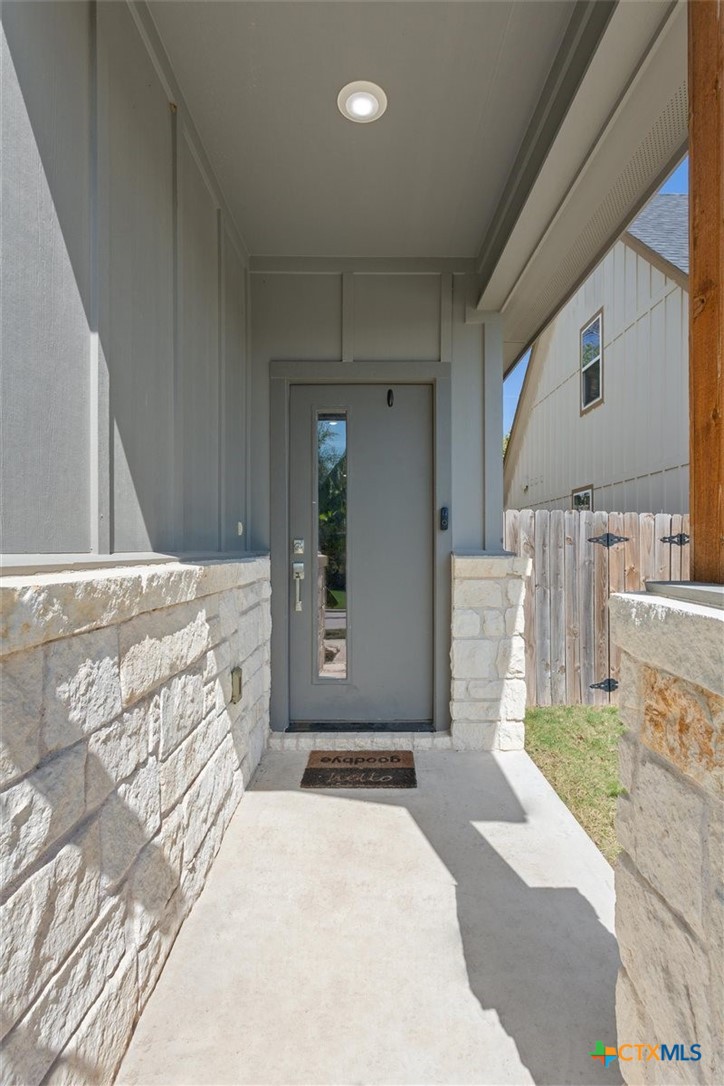 2139 Blackhawk Loop Property Photo 4