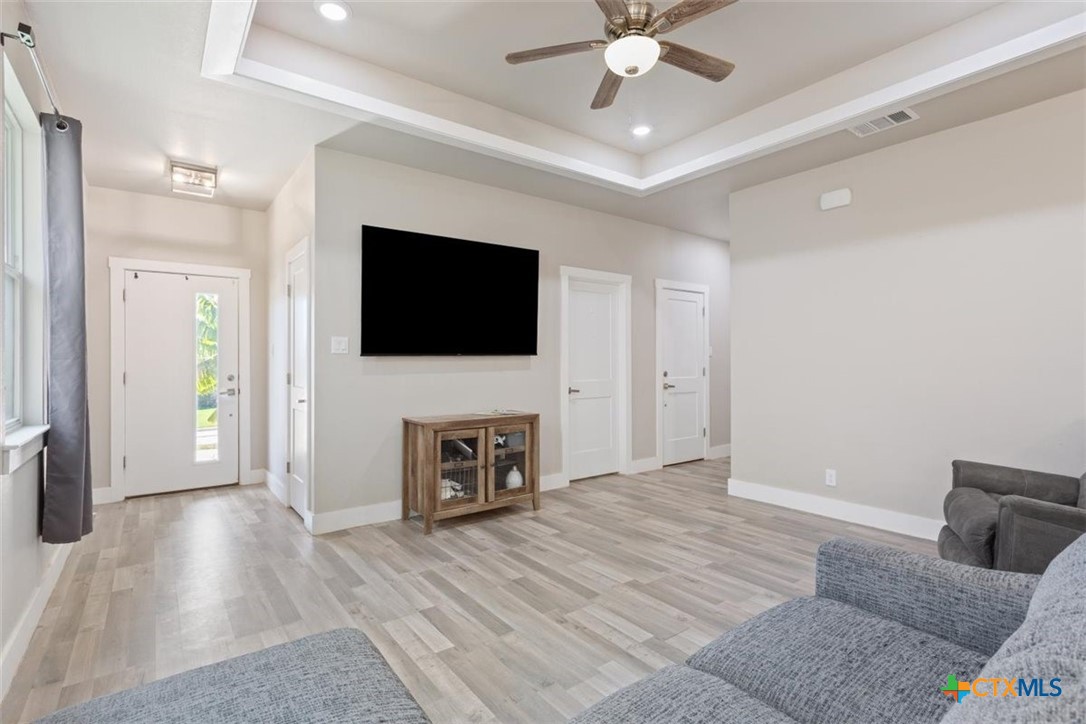 2139 Blackhawk Loop Property Photo 6