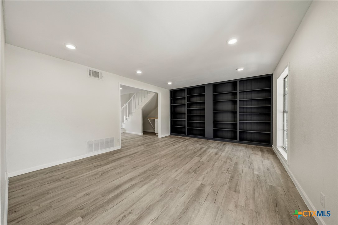 3606 Iroquois Trail Property Photo 6