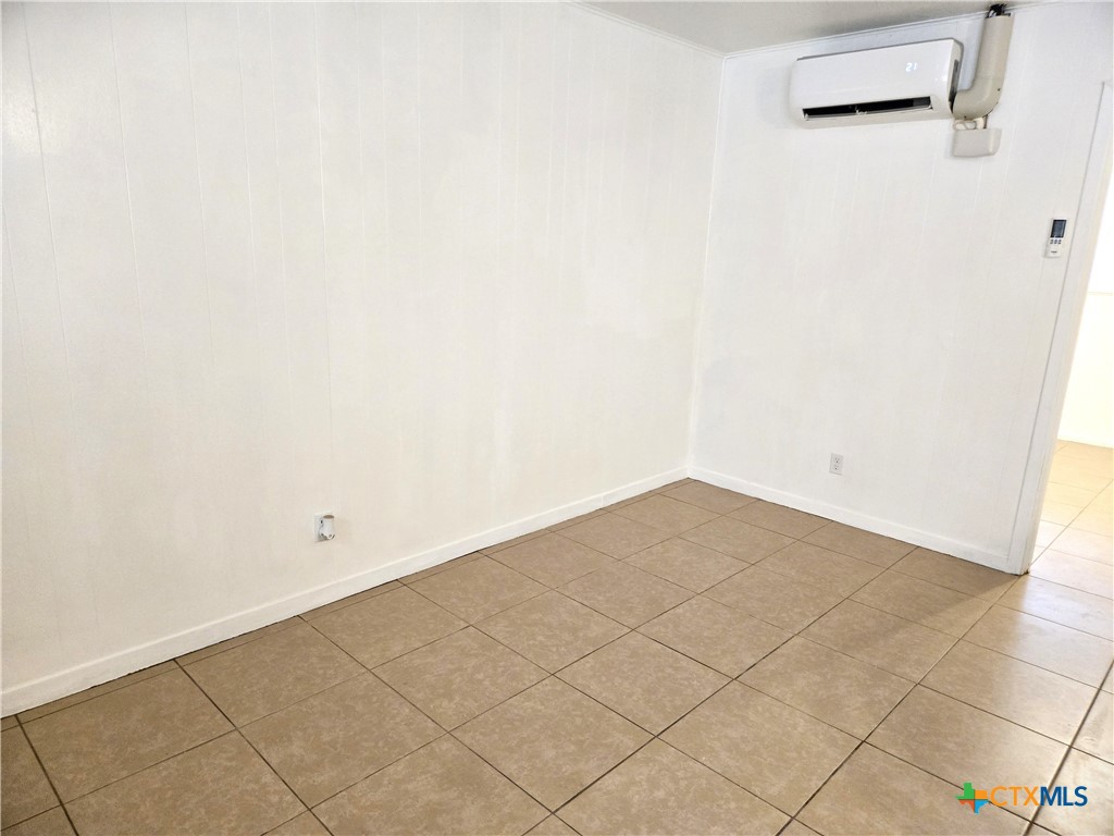 608 Harbour Avenue Property Photo 7