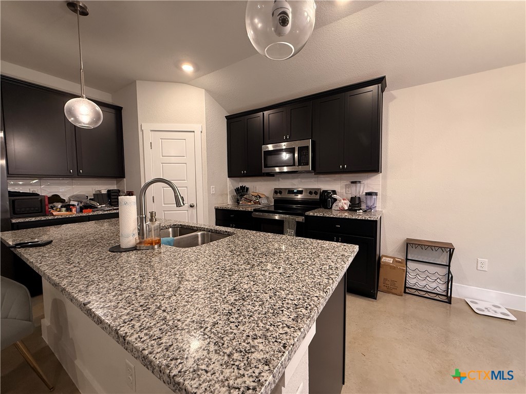1055 Lexington Drive Property Photo 4