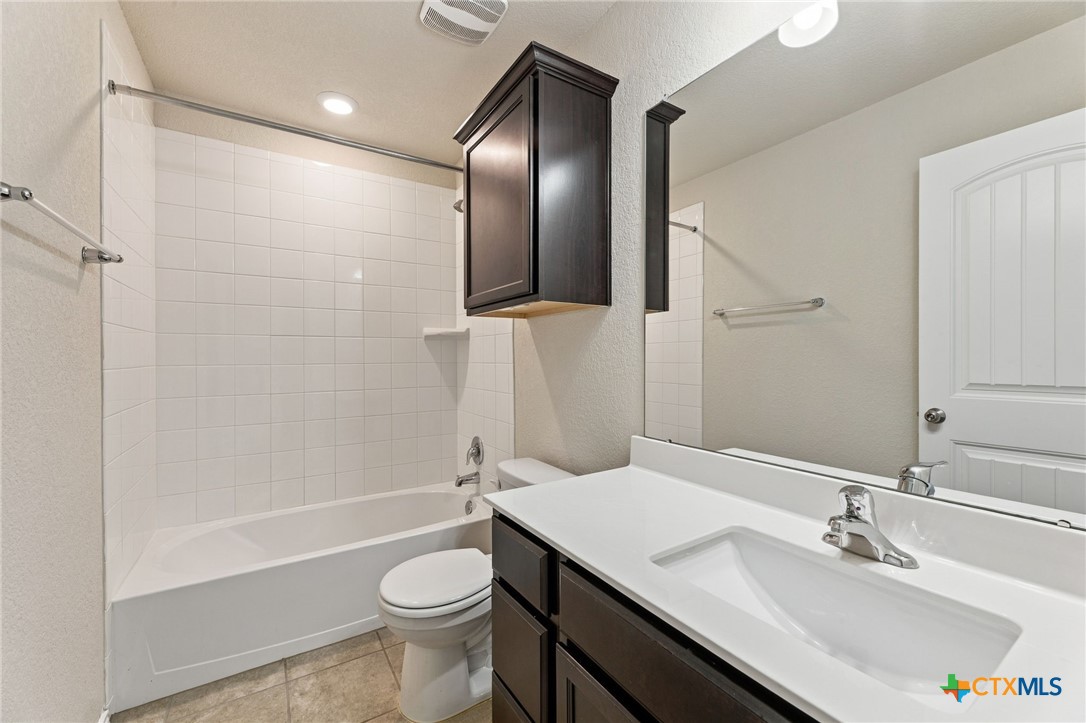 1005 Ibis Falls Loop Property Photo 11