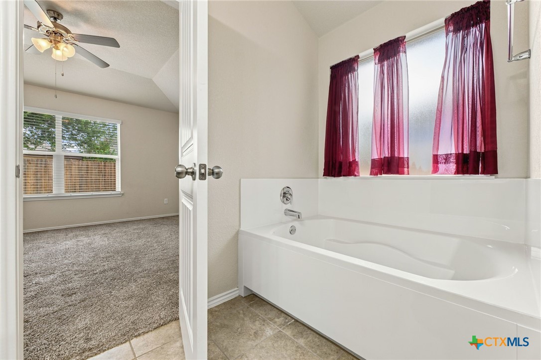 1005 Ibis Falls Loop Property Photo 33
